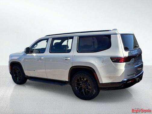 Luxury White Pearlcoat 2022 Jeep Wagoneer Series II 4x2