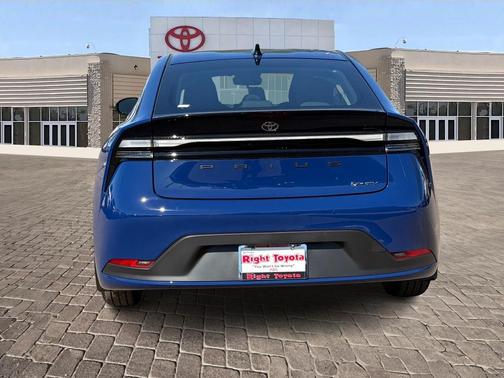 2026 Toyota Prius Plug-In Hybrid SE