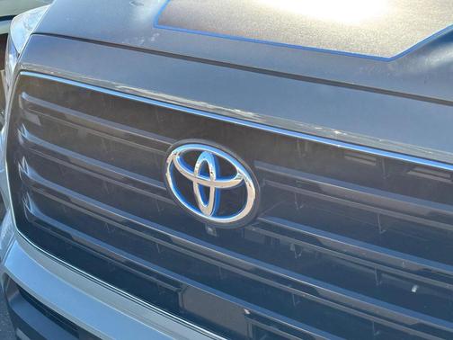 2024 Toyota Sequoia SR5