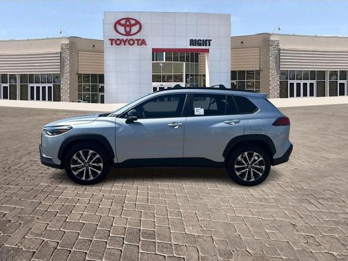 2025 Toyota Corolla Cross XLE