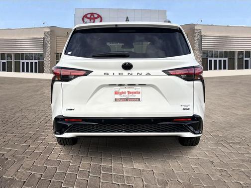 2026 Toyota Sienna XSE 7 Passenger