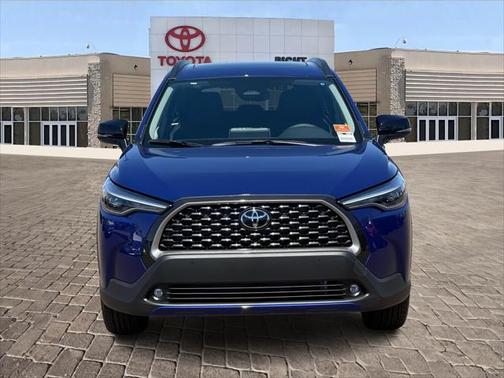 2025 Toyota Corolla Cross XLE