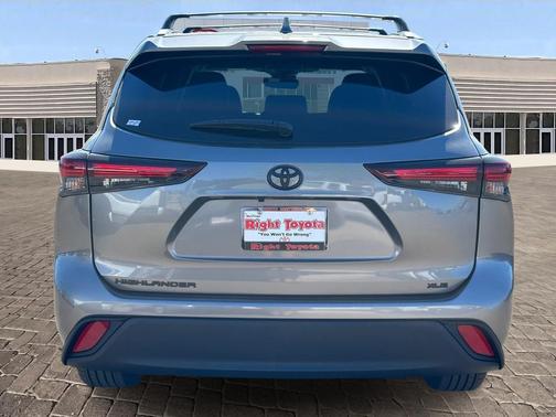 2025 Toyota Highlander XLE