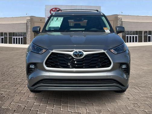 2025 Toyota Highlander XLE