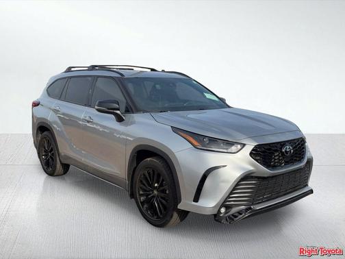 Celestial Silver Metallic 2023 Toyota Highlander XSE