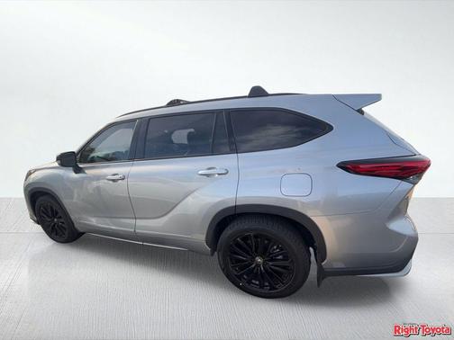 Celestial Silver Metallic 2023 Toyota Highlander XSE