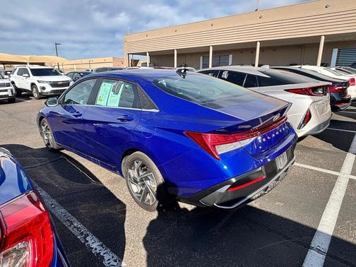 2025 Hyundai ELANTRA SEL