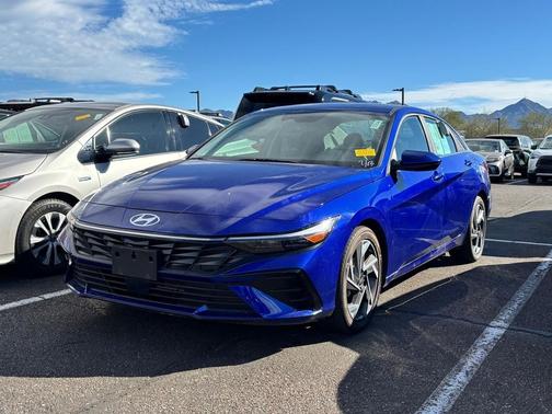 2025 Hyundai ELANTRA SEL
