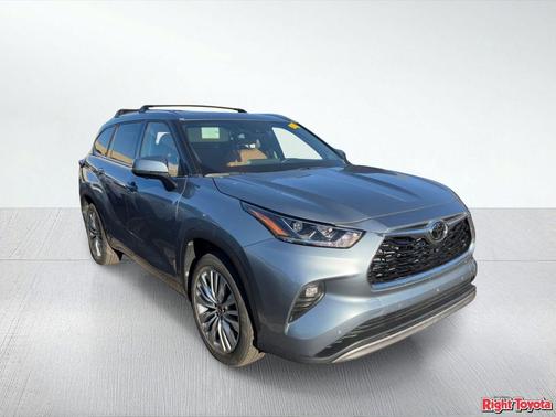 2023 Toyota Highlander Platinum