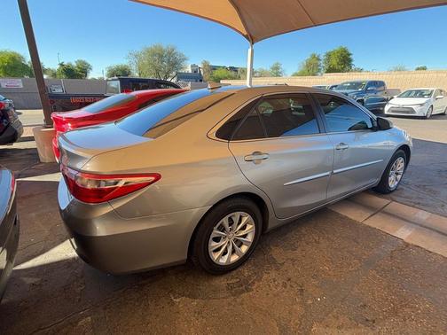 2017 Toyota Camry Hybrid LE