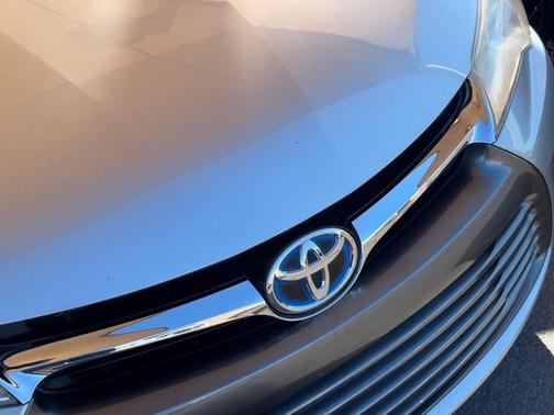 2017 Toyota Camry Hybrid LE