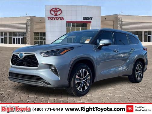 2022 Toyota Highlander Hybrid XLE