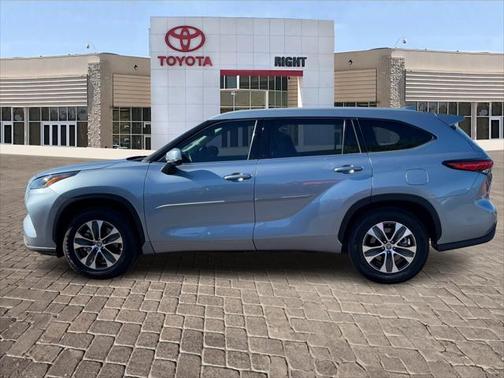 2022 Toyota Highlander Hybrid XLE