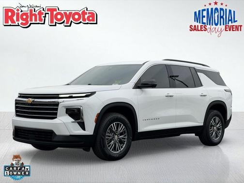 Summit White 2025 Chevrolet Traverse LT