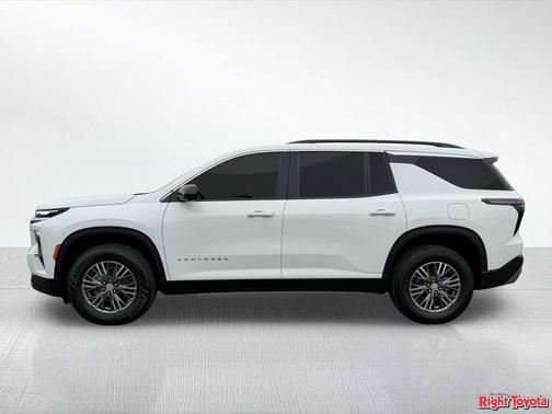 Summit White 2025 Chevrolet Traverse LT