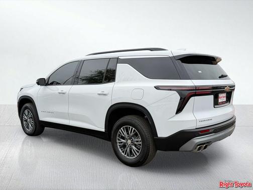Summit White 2025 Chevrolet Traverse LT