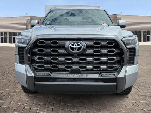 2023 Toyota Tundra Hybrid Platinum