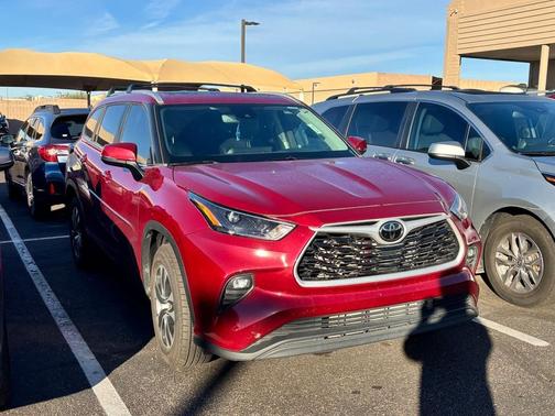 2023 Toyota Highlander XLE