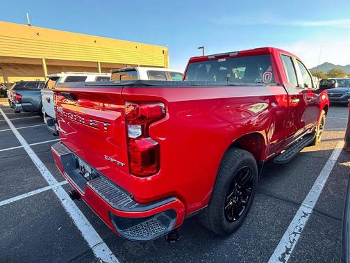 2025 Chevrolet Silverado 1500 Custom