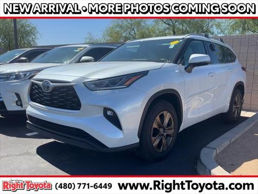 2022 Toyota Highlander Hybrid XLE