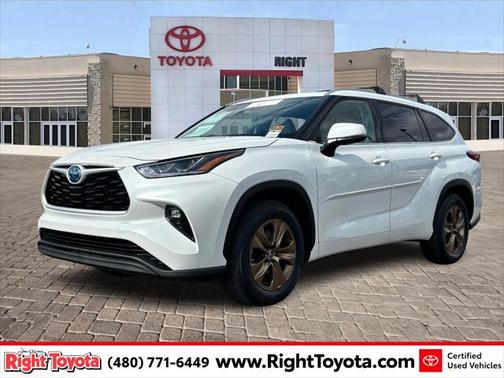 2022 Toyota Highlander Hybrid XLE