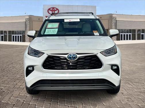 2022 Toyota Highlander Hybrid XLE