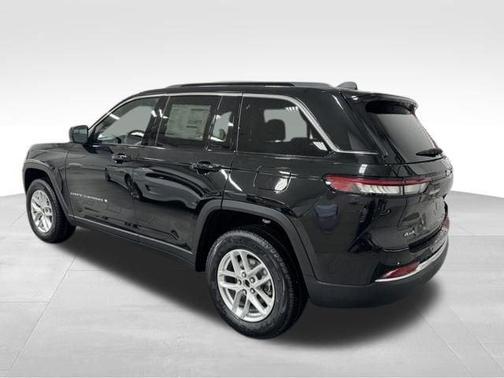 2026 Jeep Grand Cherokee Laredo X 4x4