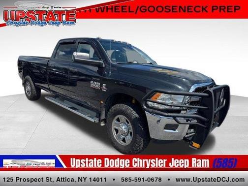 Brilliant Black Crystal Pearlcoat 2017 RAM 3500 Tradesman