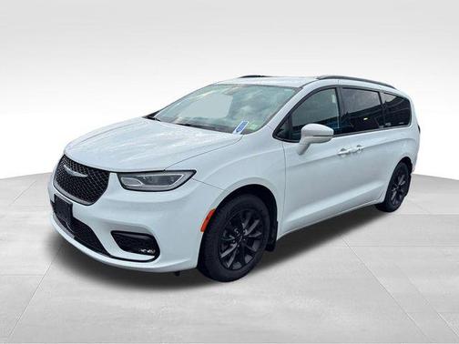 Bright White Clearcoat 2021 Chrysler Pacifica Touring