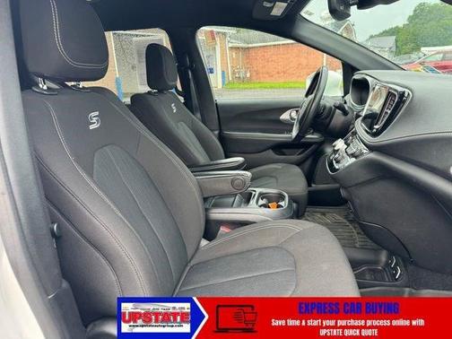 Bright White Clearcoat 2021 Chrysler Pacifica Touring