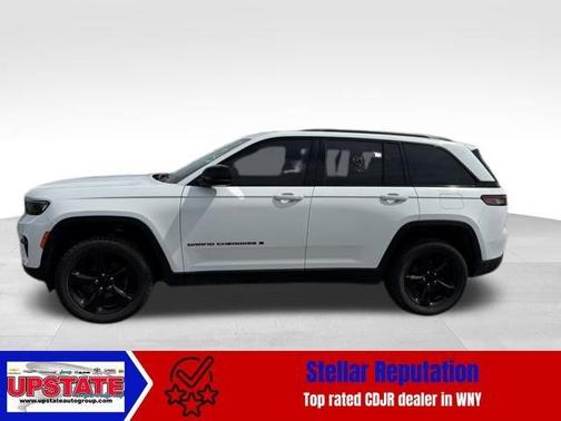 Bright White Clearcoat 2023 Jeep Grand Cherokee Altitude