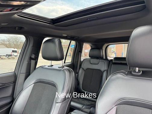 Bright White Clearcoat 2023 Jeep Grand Cherokee Altitude