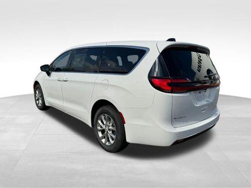 PW7 2027 Chrysler Pacifica SELECT