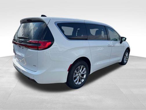 PW7 2027 Chrysler Pacifica SELECT
