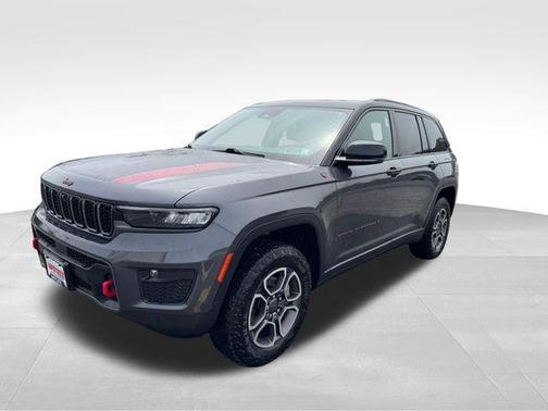 Metallic 2022 Jeep Grand Cherokee Trailhawk