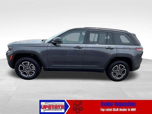 Metallic 2022 Jeep Grand Cherokee Trailhawk