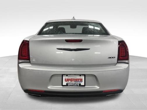 2021 Chrysler 300 Touring