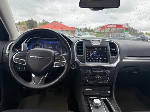 2021 Chrysler 300 Touring