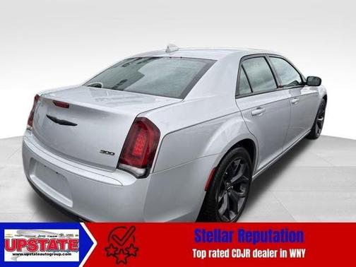 2021 Chrysler 300 Touring
