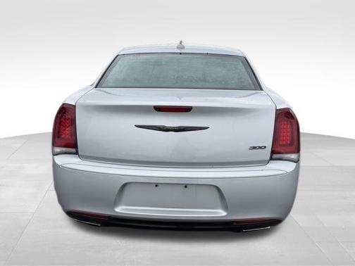 2021 Chrysler 300 Touring