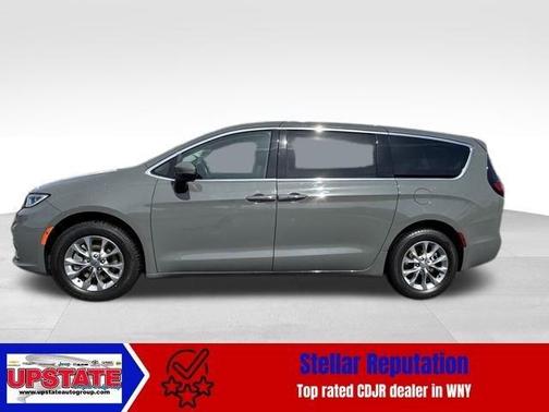 2023 Chrysler Pacifica Touring-L