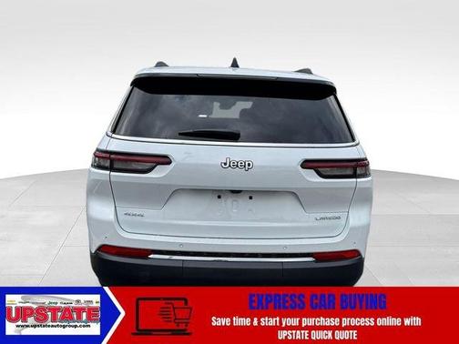 Bright White Clearcoat 2026 Jeep Grand Cherokee Laredo