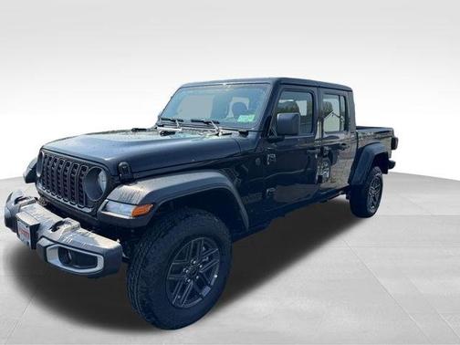 Black Clearcoat 2026 Jeep Gladiator Sport