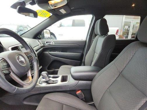 2019 Jeep Grand Cherokee Laredo E