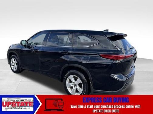Black 2022 Toyota Highlander LE