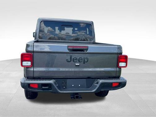 Granite Crystal Clearcoat Metallic 2026 Jeep Gladiator Sport