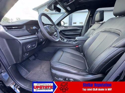 Gloss Black 2027 Jeep Grand Cherokee Limited