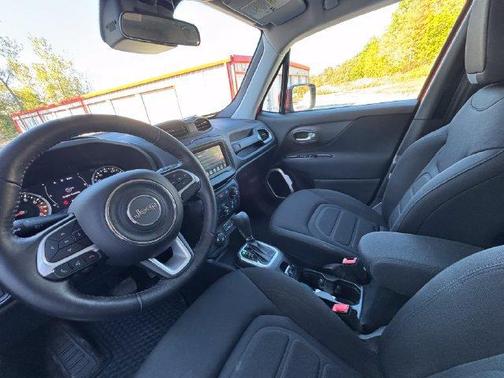 Omaha Orange Clearcoat 2019 Jeep Renegade Latitude