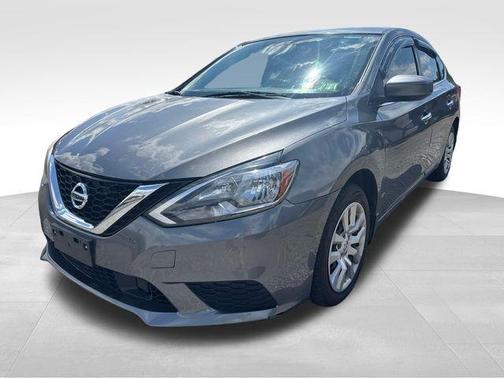 Gun Metallic 2018 Nissan Sentra SV