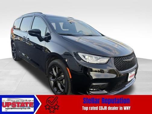2024 Chrysler Pacifica Touring-L